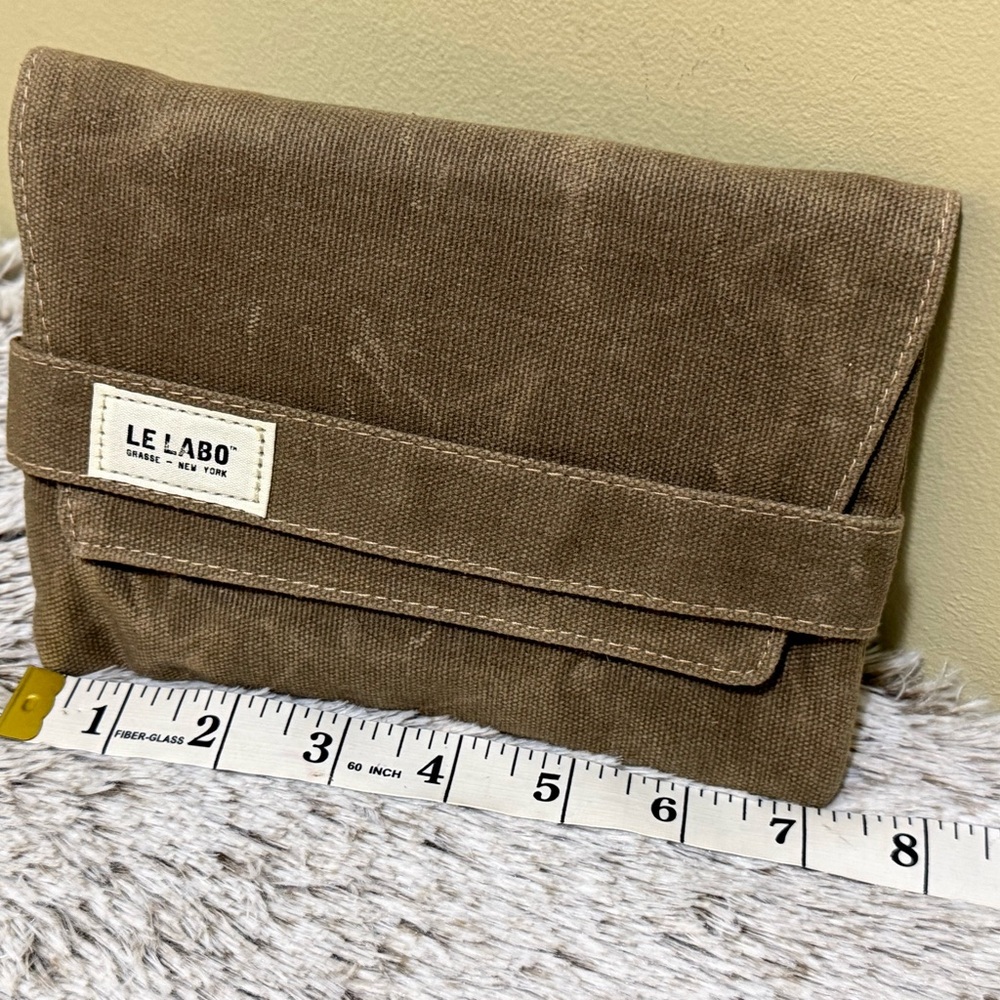 Le Labo Tan Toiletry Bag for Men - Picture 5 of 6
